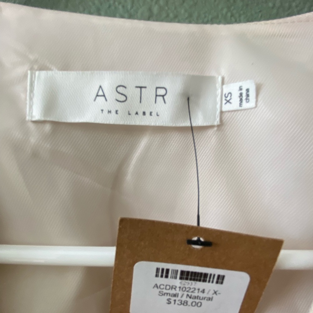 ASTR The Jacinda Dress NWT Natural Size S - Picture 6 of 15